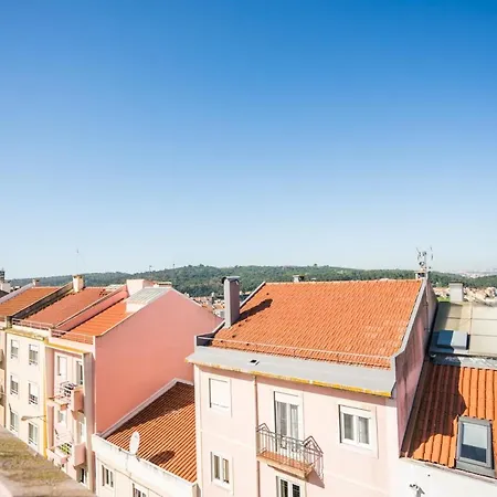 Guestready - Campolide Boho Terrace Duplex 4 Bedrooms * Lissabon