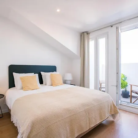Guestready - Campolide Boho Terrace Duplex 4 Bedrooms Appartement *